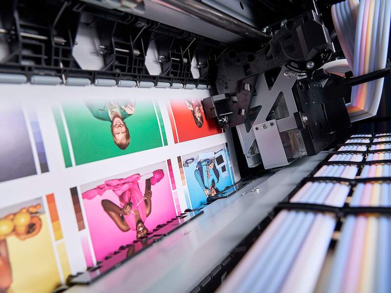 Cara Mengoptimalkan Produksi dengan Menggunakan Mesin Digital Printing Terkini